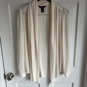 White House Black Market White Long Sleeved Buttoned Blouse w Draped Neck SZ 6
